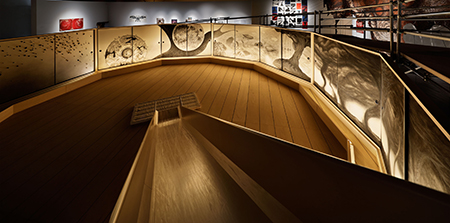 《円形襖と滑り台》 個展『ちゅうがえり』アーティゾン美術館展示風景 2020